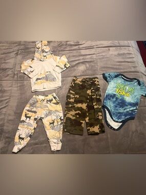 Size 12/18 months baby clothes